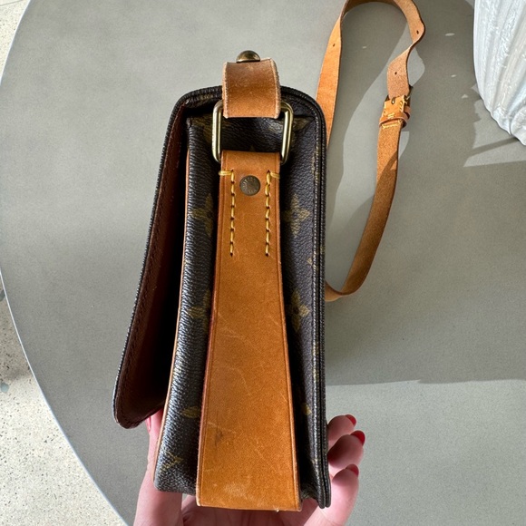 Authentic gently used Louis Vuitton Cartouchiere crossbody bag - Picture 4 of 10